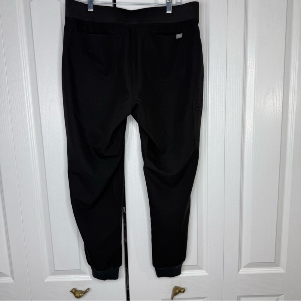 FIGS Zamora Jogger Scrub Pants – Bundle of 8 pairs, all in black, size Large. - Picture 3 of 11